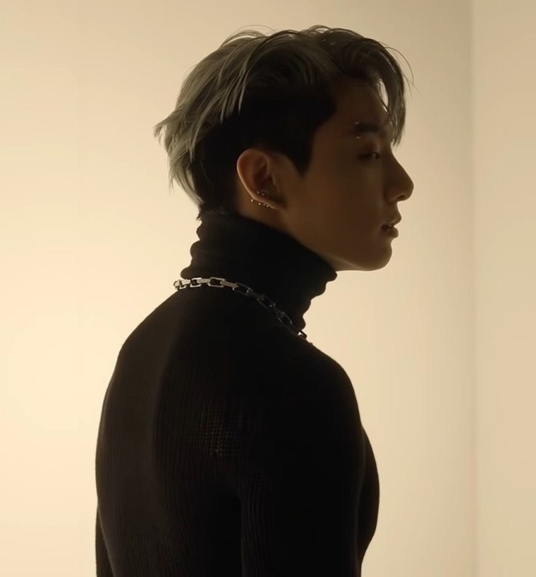 ๋jungkook-bts-all-black