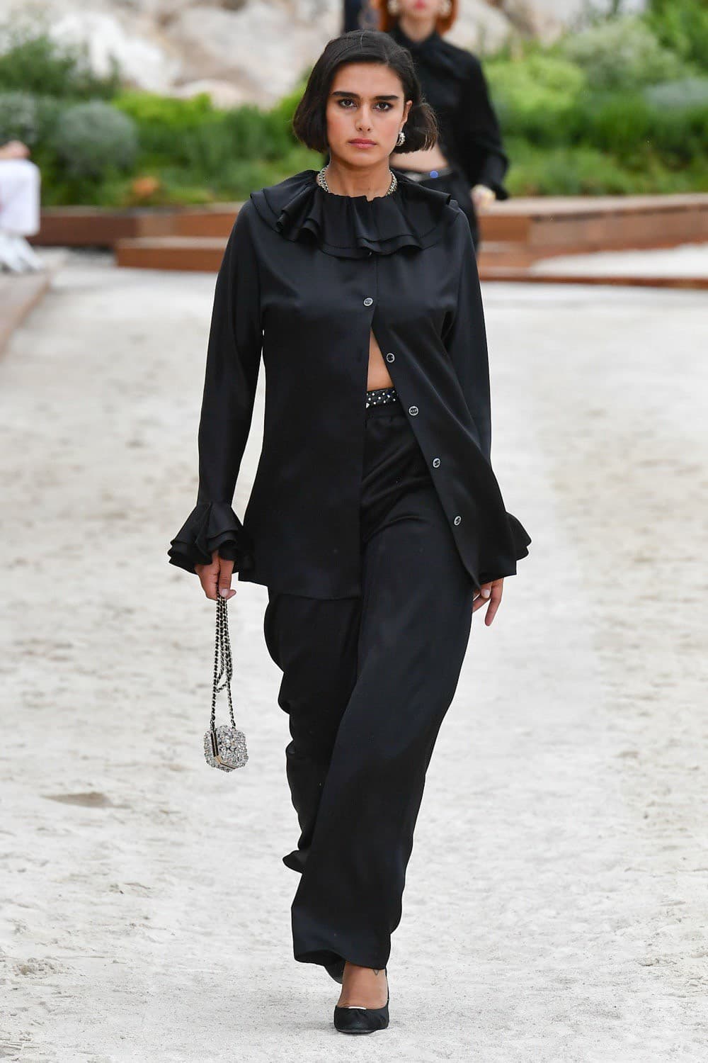 Chanel, Chanel Cruise, Chanel Cruise 2022, Chanel Cruise 22, Chanel Cruise 2022/23, Chanel Cruise กระเป๋า, Chanel กระเป๋า, Chanel เสื้อ, Chanel tweed, Chanel ราคา, ชาเนล, ชาแนล, Chanel กระเป๋า ราคา