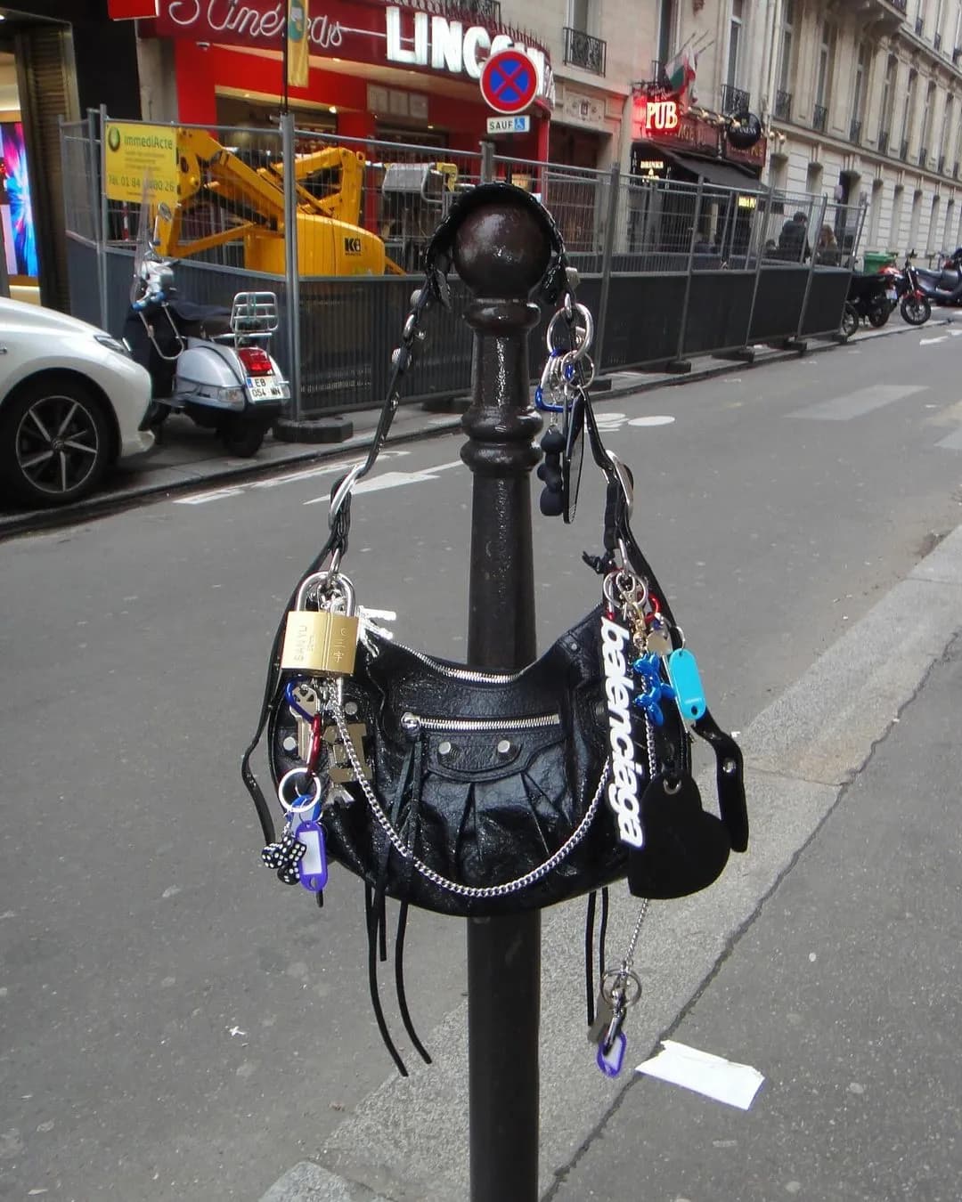 ตุ๊กตาห้อยกระเป๋า