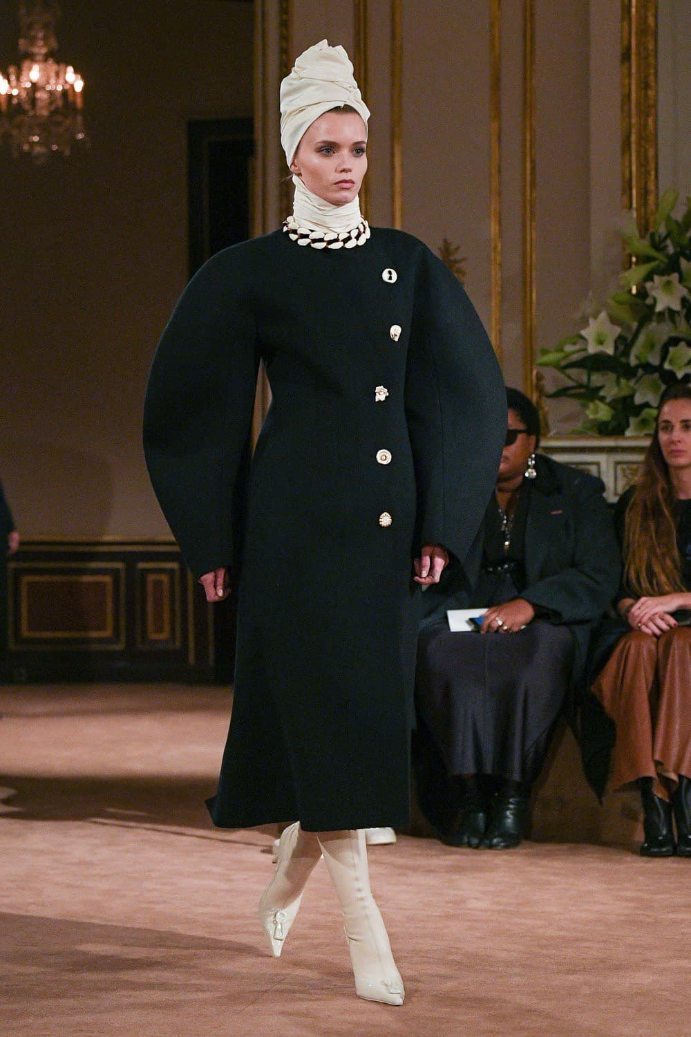 Elsa Schiaparelli, Schiaparelli, Schiaparelli runway, Schiaparelli fw23, Schiaparelli fall winter 2023, Schiaparelli fall winter, Schiaparelli haute couture, Schiaparelli couture