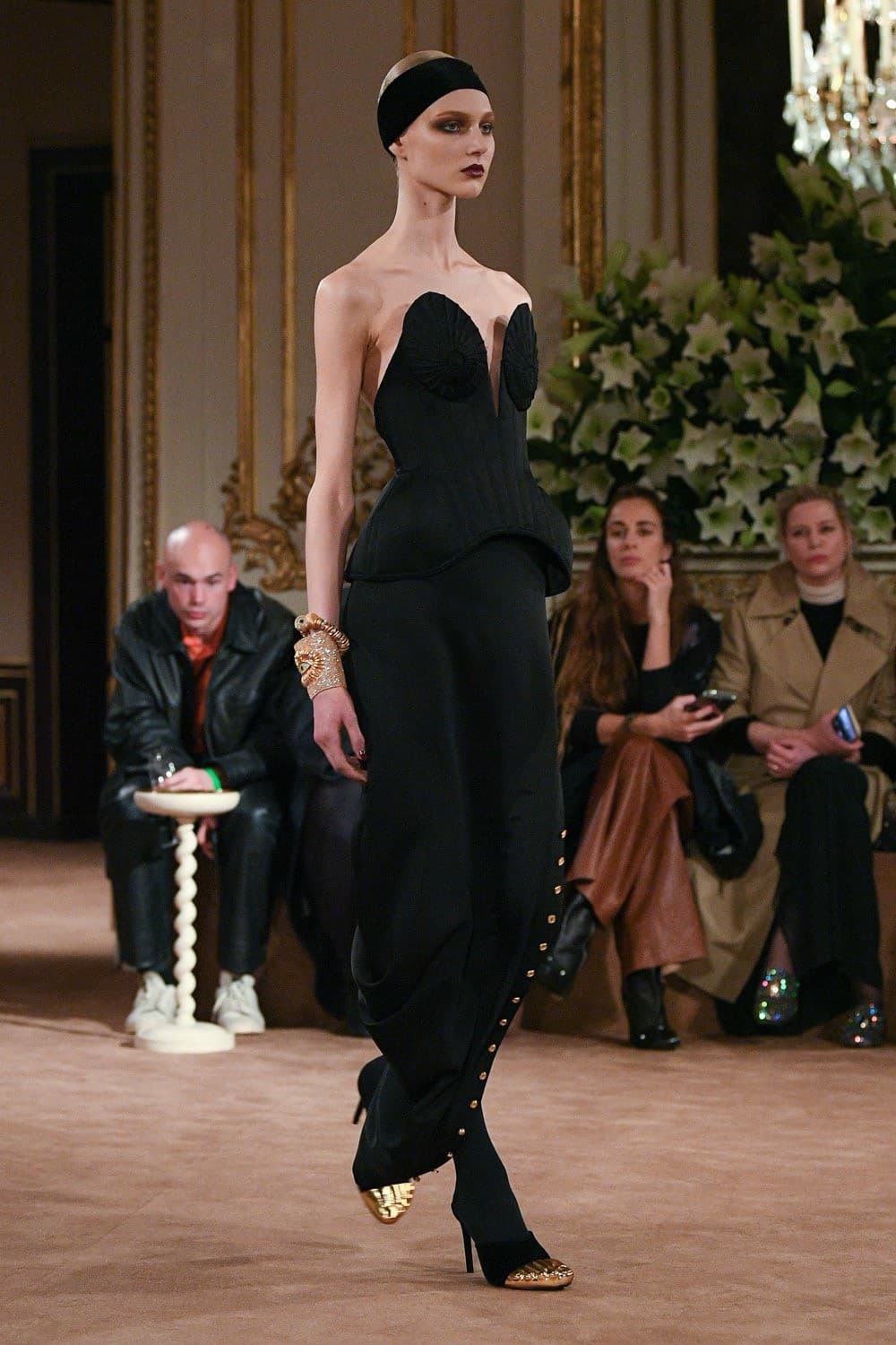 Elsa Schiaparelli, Schiaparelli, Schiaparelli runway, Schiaparelli fw23, Schiaparelli fall winter 2023, Schiaparelli fall winter, Schiaparelli haute couture, Schiaparelli couture