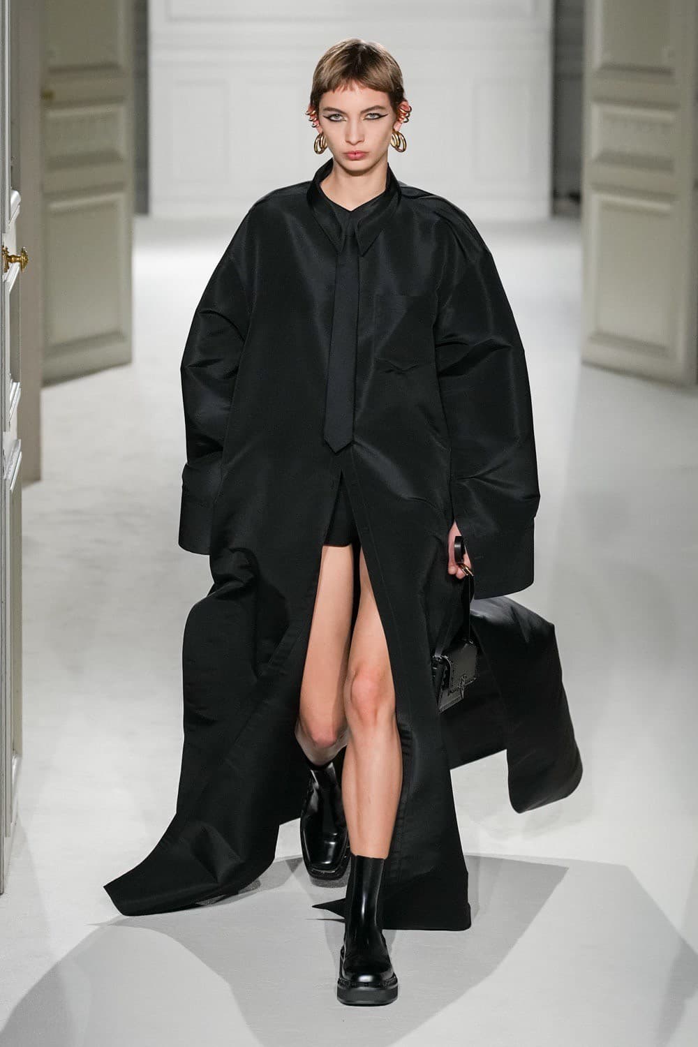 Valentino, Valentino Black Tie, Valentino Fall Winter, Valentino Fall Winter 2023, Valentino FW23, Pierpaolo Piccioli, Valentino Pierpaolo Piccioli