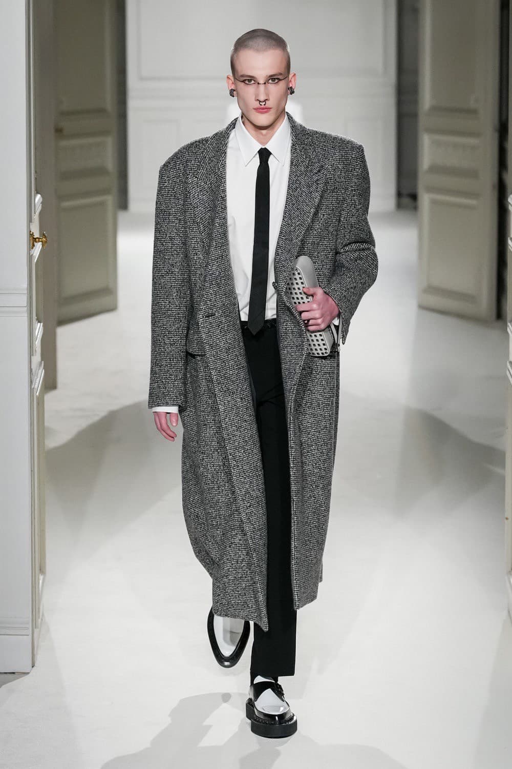 Valentino, Valentino Black Tie, Valentino Fall Winter, Valentino Fall Winter 2023, Valentino FW23, Pierpaolo Piccioli, Valentino Pierpaolo Piccioli