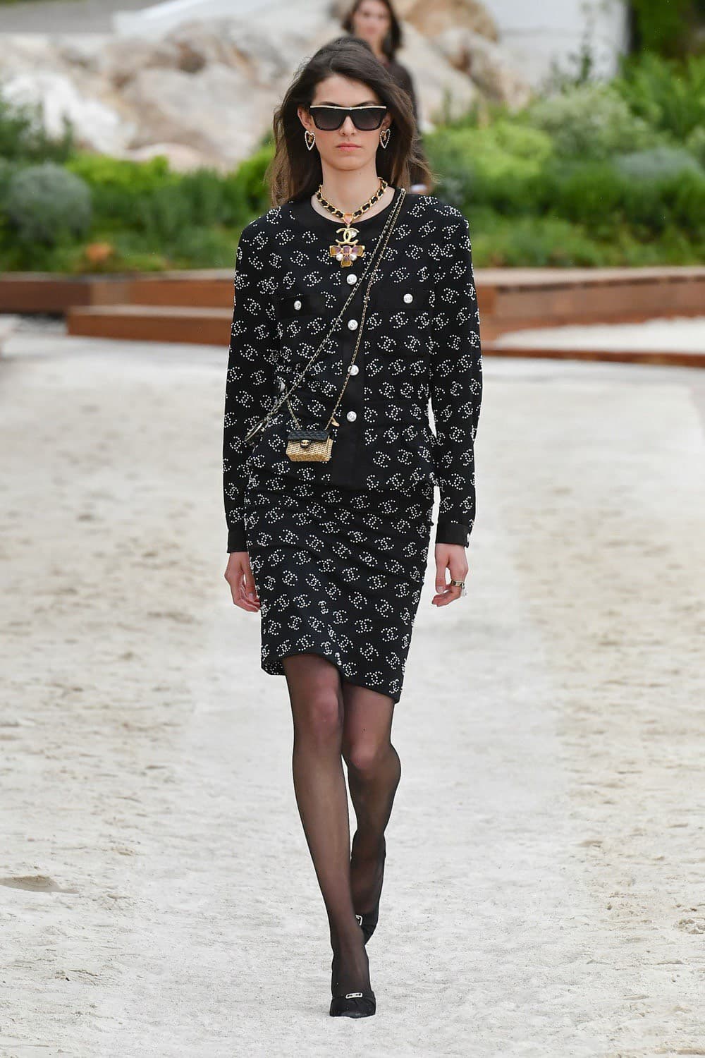 Chanel, Chanel Cruise, Chanel Cruise 2022, Chanel Cruise 22, Chanel Cruise 2022/23, Chanel Cruise กระเป๋า, Chanel กระเป๋า, Chanel เสื้อ, Chanel tweed, Chanel ราคา, ชาเนล, ชาแนล, Chanel กระเป๋า ราคา