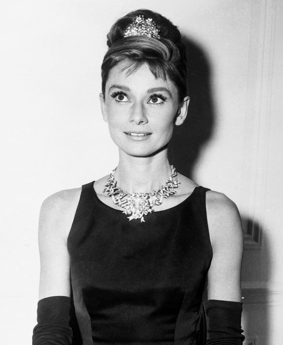 audrey-hepburn-the-tiffany-diamond
