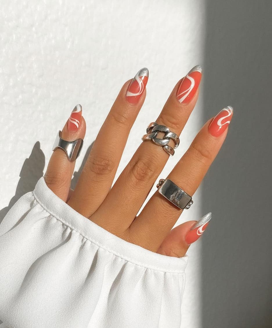 เล็บสีส้ม