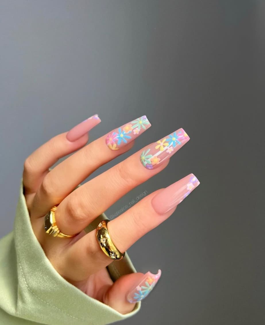 เล็บลายดอกไม้