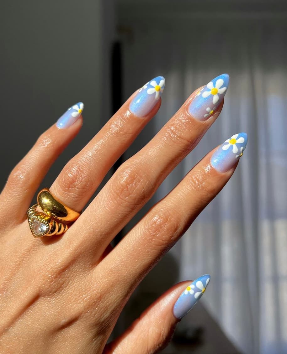 เล็บลายดอกไม้