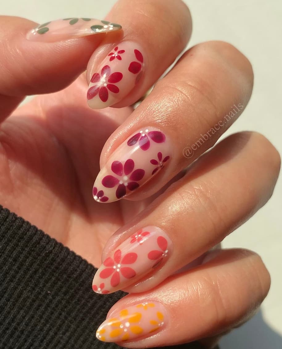 เล็บลายดอกไม้