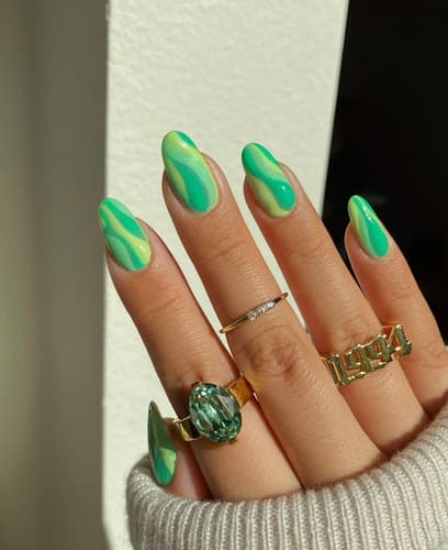 เล็บทรงอัลมอนด์