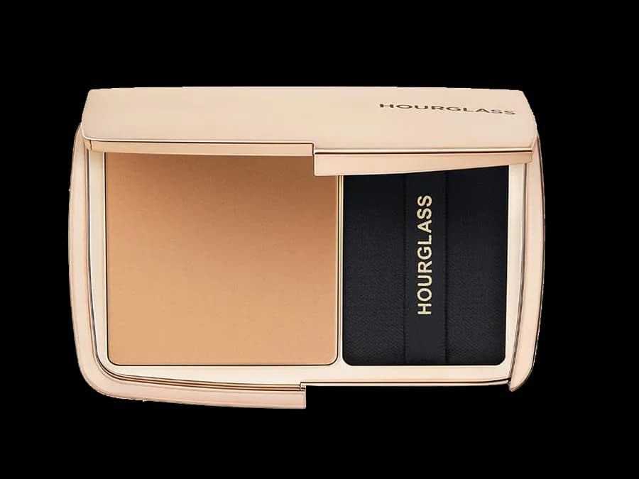 Vogue Beauty Awards 2024 Best powder foundation Hourglass: Vanish Airbrush Pressed Powder