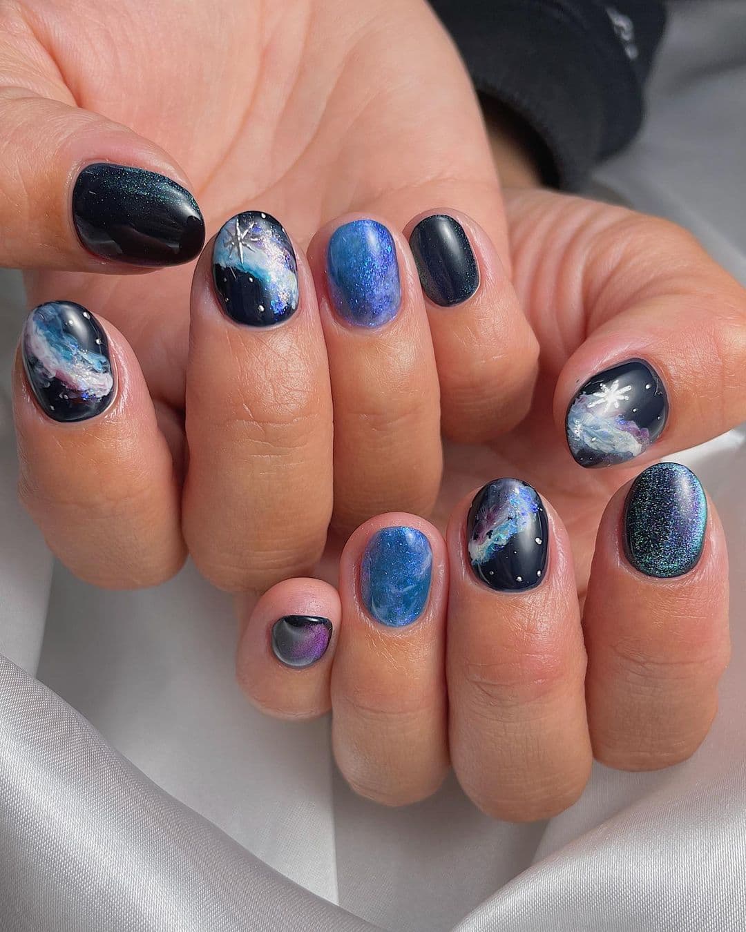 เล็บ สีลูกแก้ว