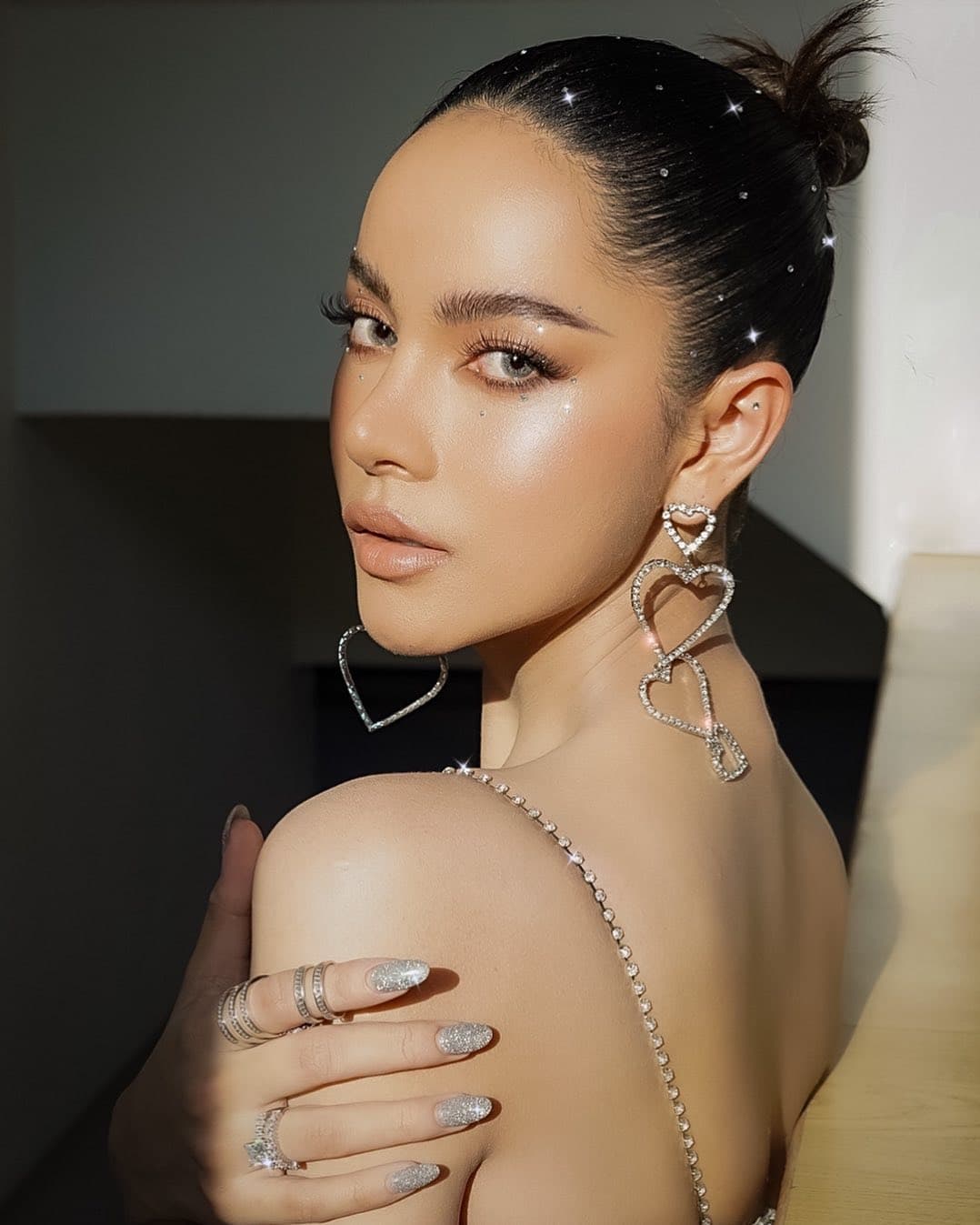 แต่งหน้า ติดเพชร