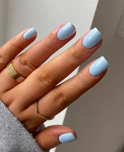 เล็บสีฟ้าอ่อน