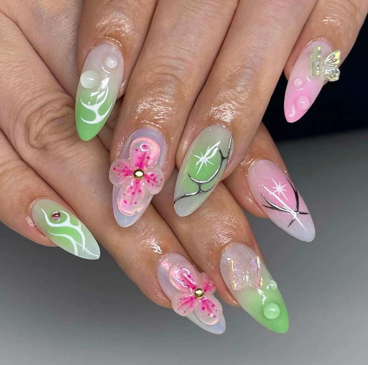 เล็บลายผีเสื้อ