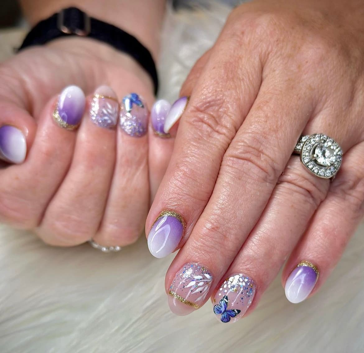 เล็บลายผีเสื้อ