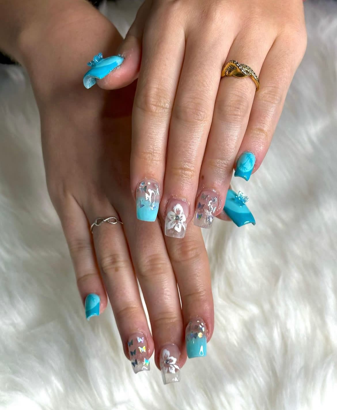 เล็บลายผีเสื้อ