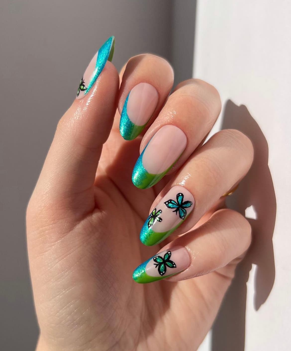 เล็บลายผีเสื้อ