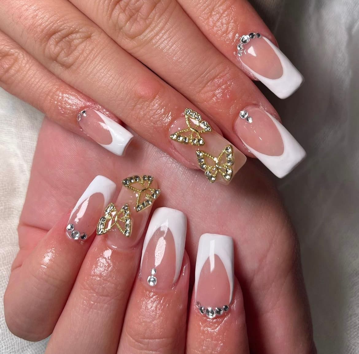 เล็บลายผีเสื้อ