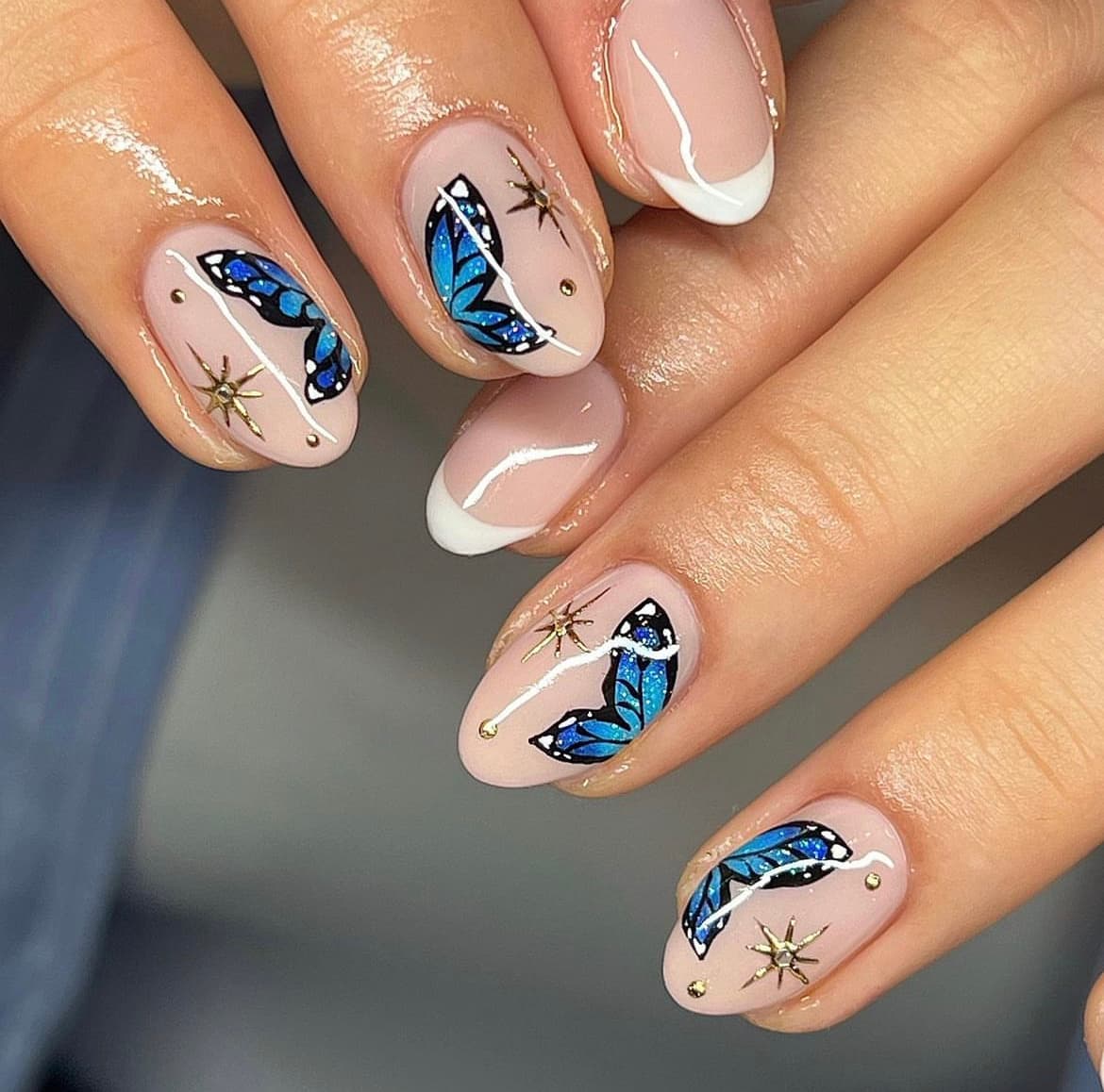 เล็บลายผีเสื้อ