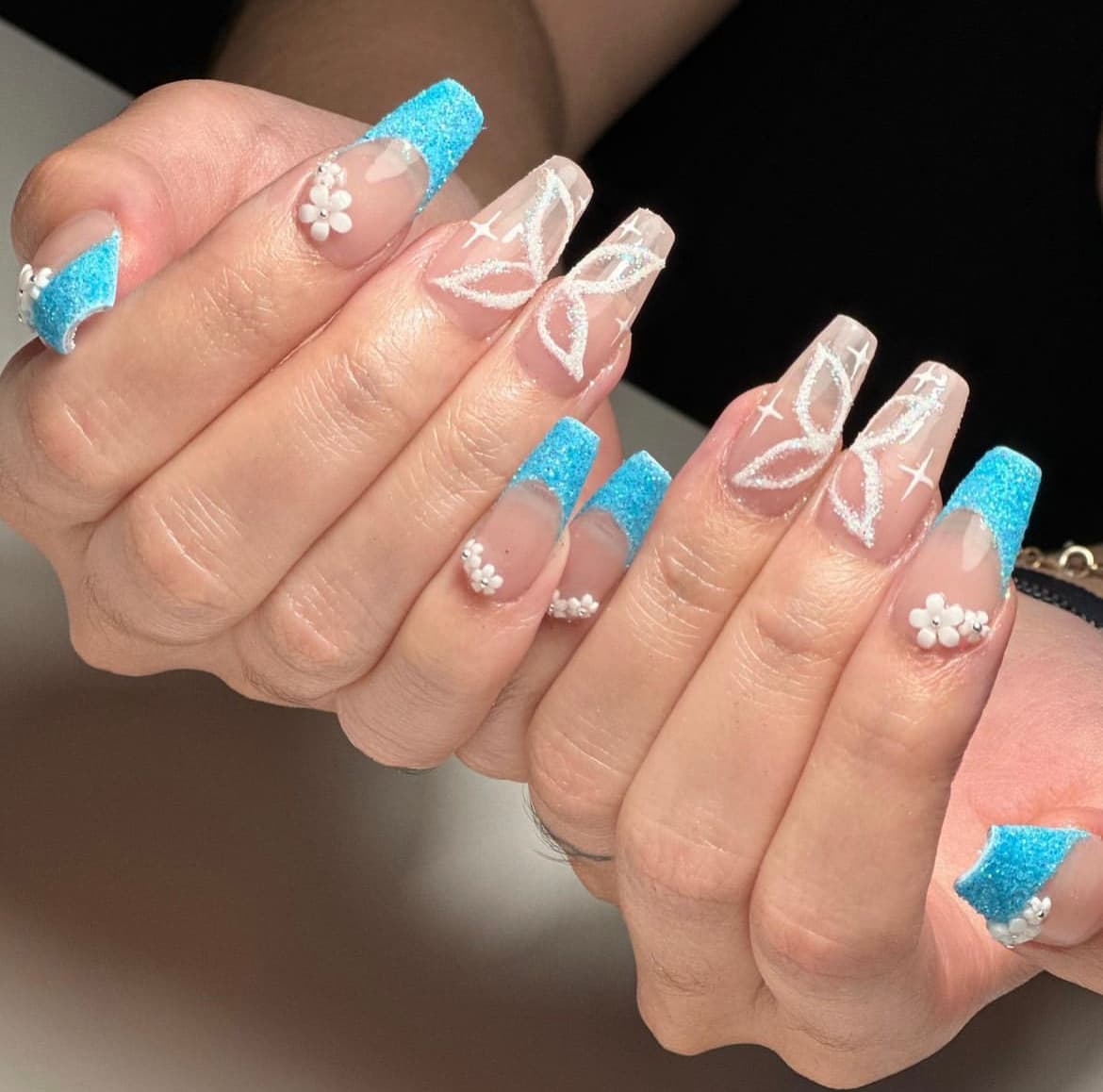 เล็บลายผีเสื้อ