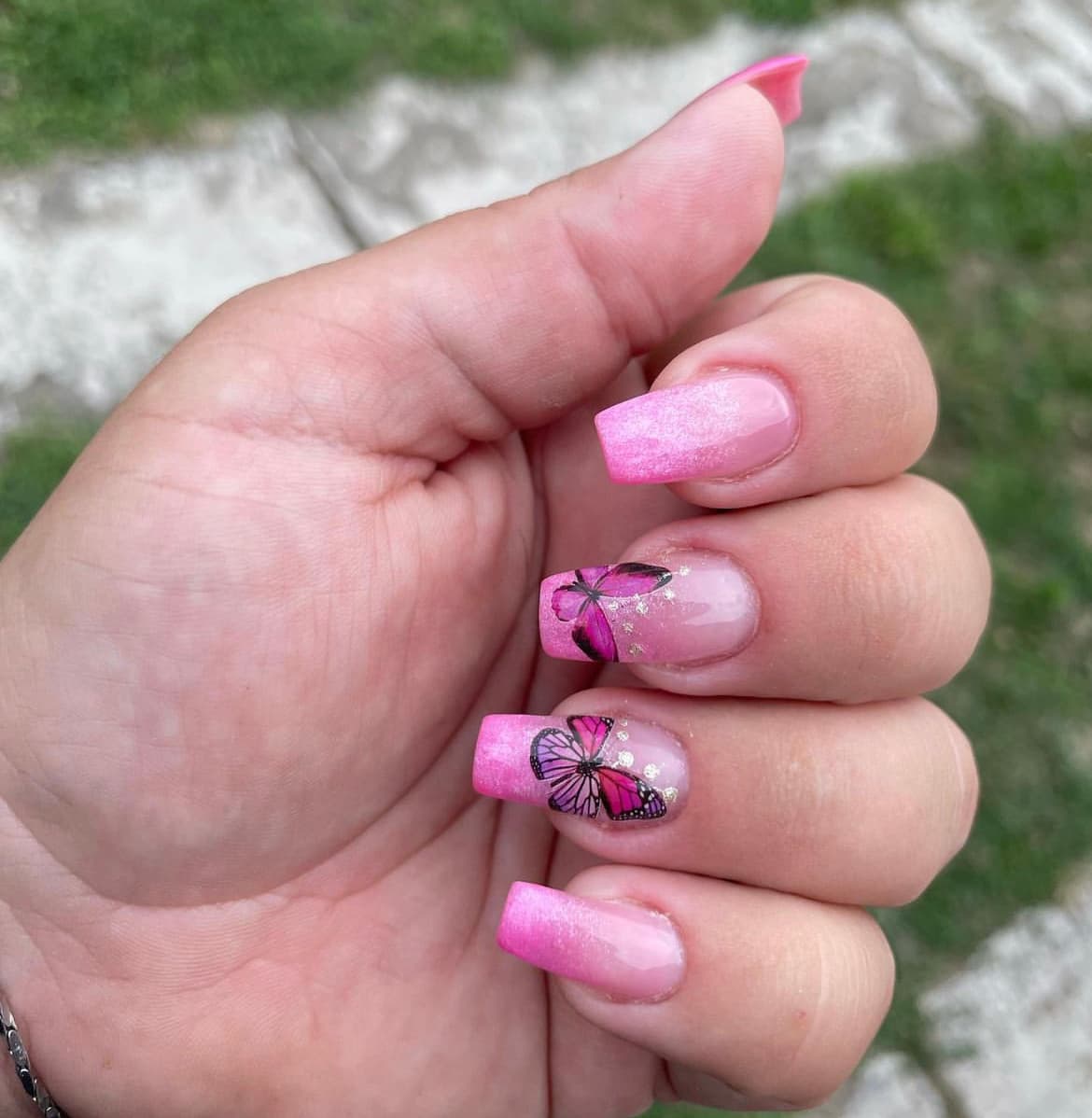 เล็บลายผีเสื้อ