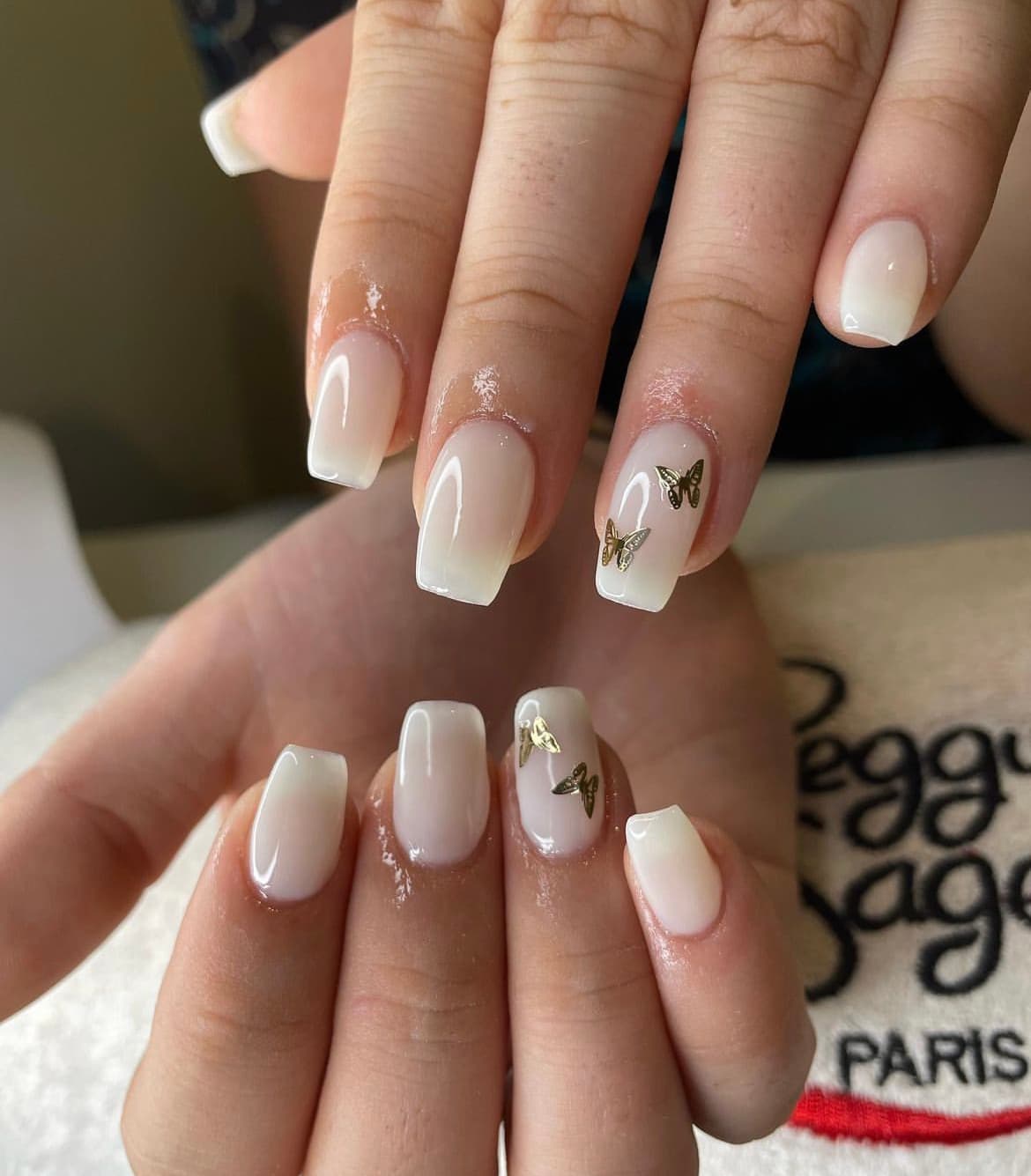 เล็บลายผีเสื้อ