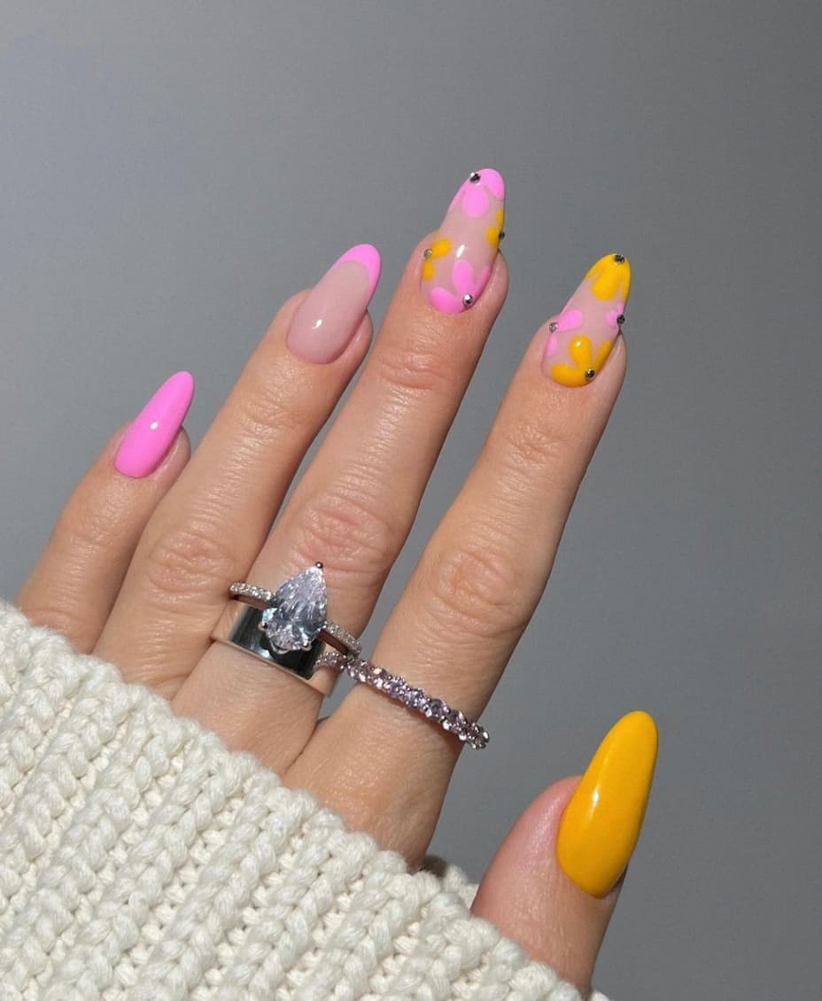 เล็บลายดอกไม้