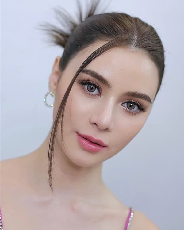 ผู้หญิงเกล้าผม