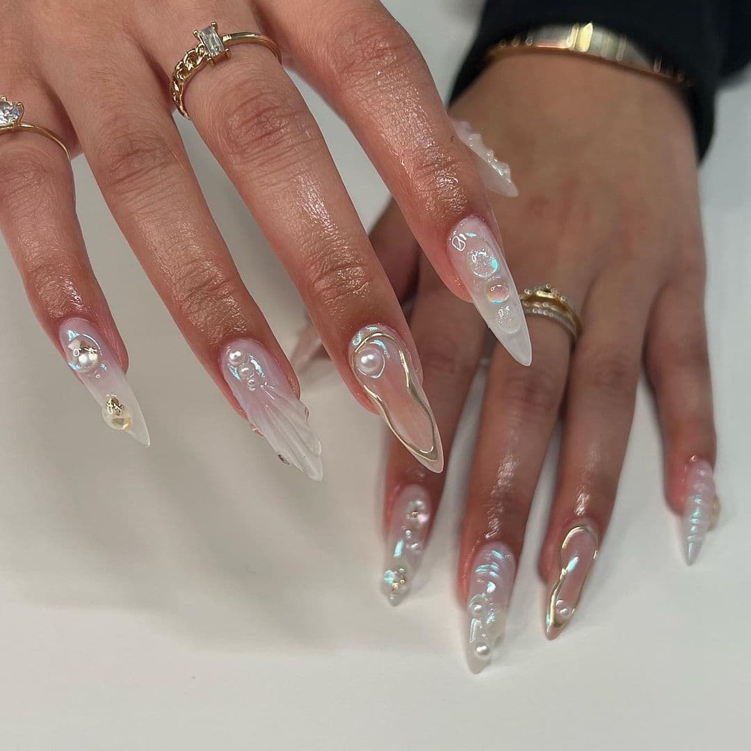 เล็บสีมุก