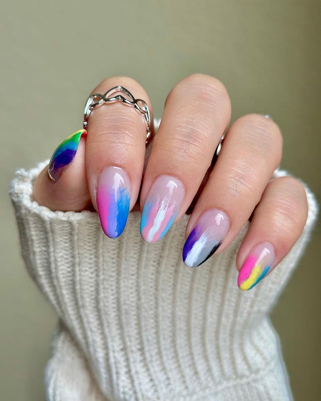 เล็บ สี รุ้ง, ทํา เล็บ สี รุ้ง