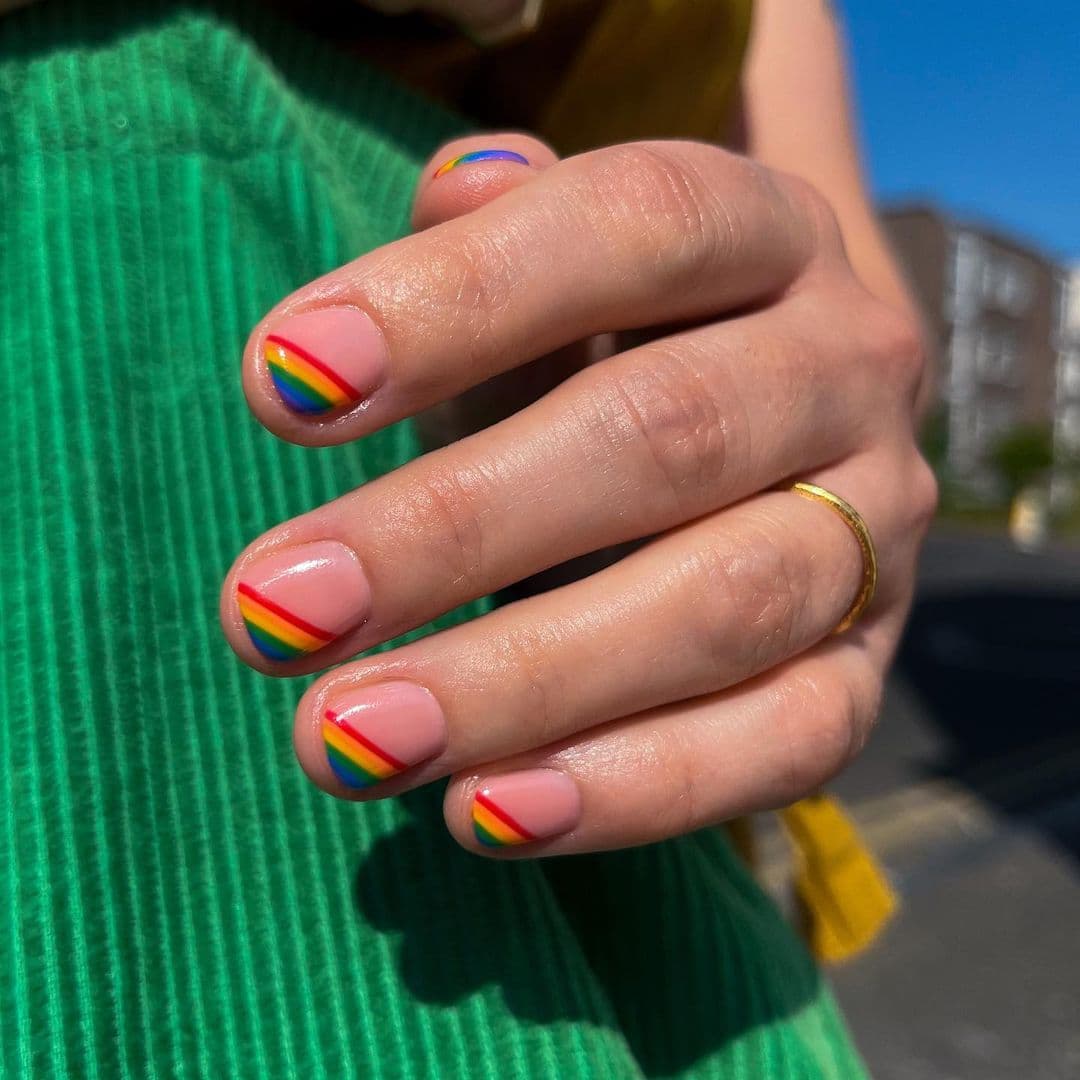 เล็บ สี รุ้ง, ทํา เล็บ สี รุ้ง