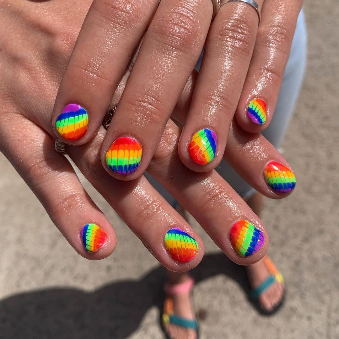 เล็บ สี รุ้ง, ทํา เล็บ สี รุ้ง