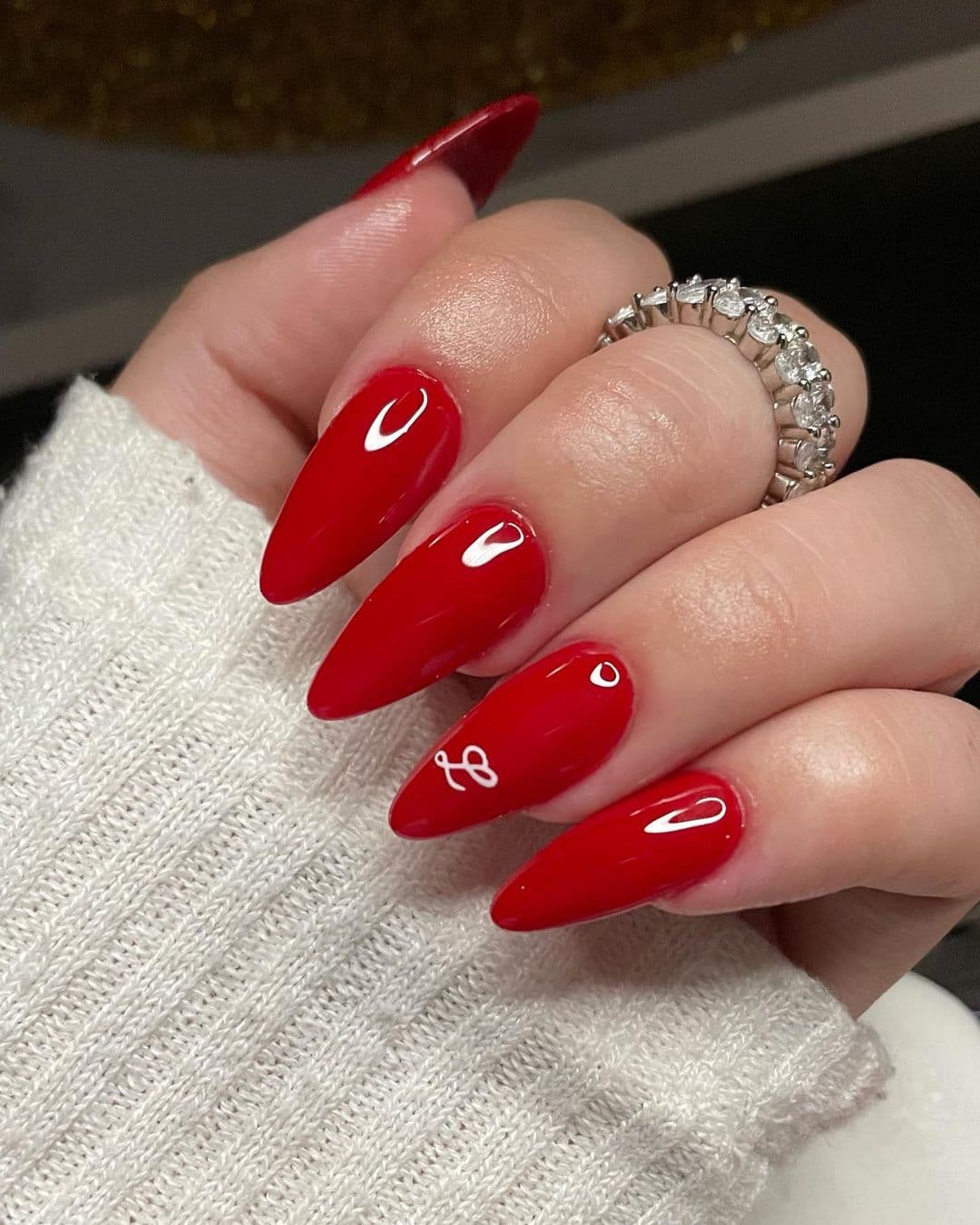 เล็บเจลสีแดง