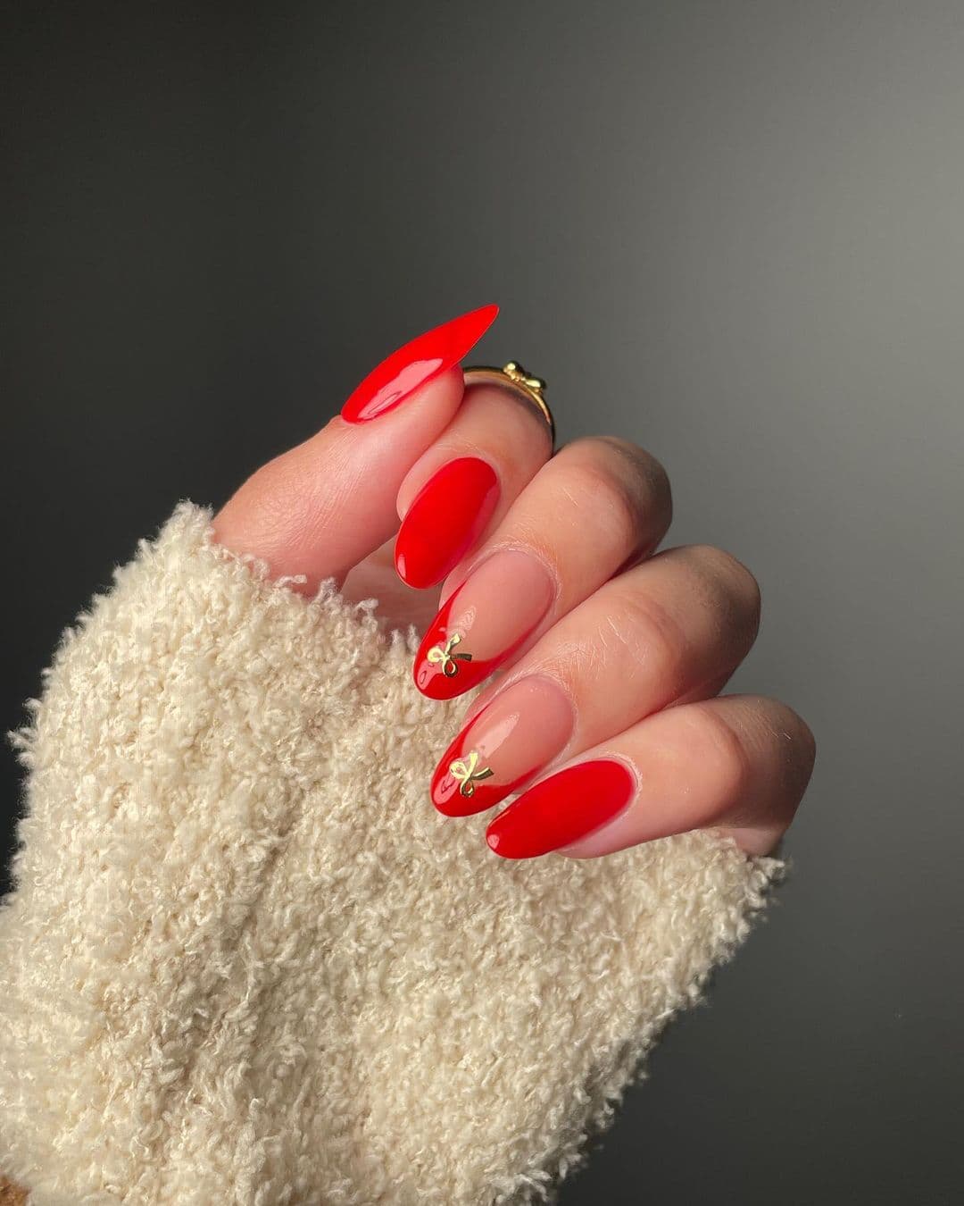 เล็บเจลสีแดง