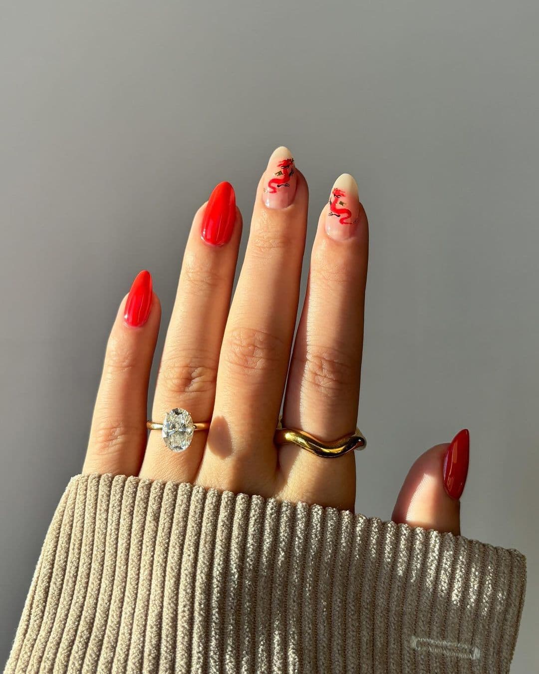 เล็บเจลสีแดง