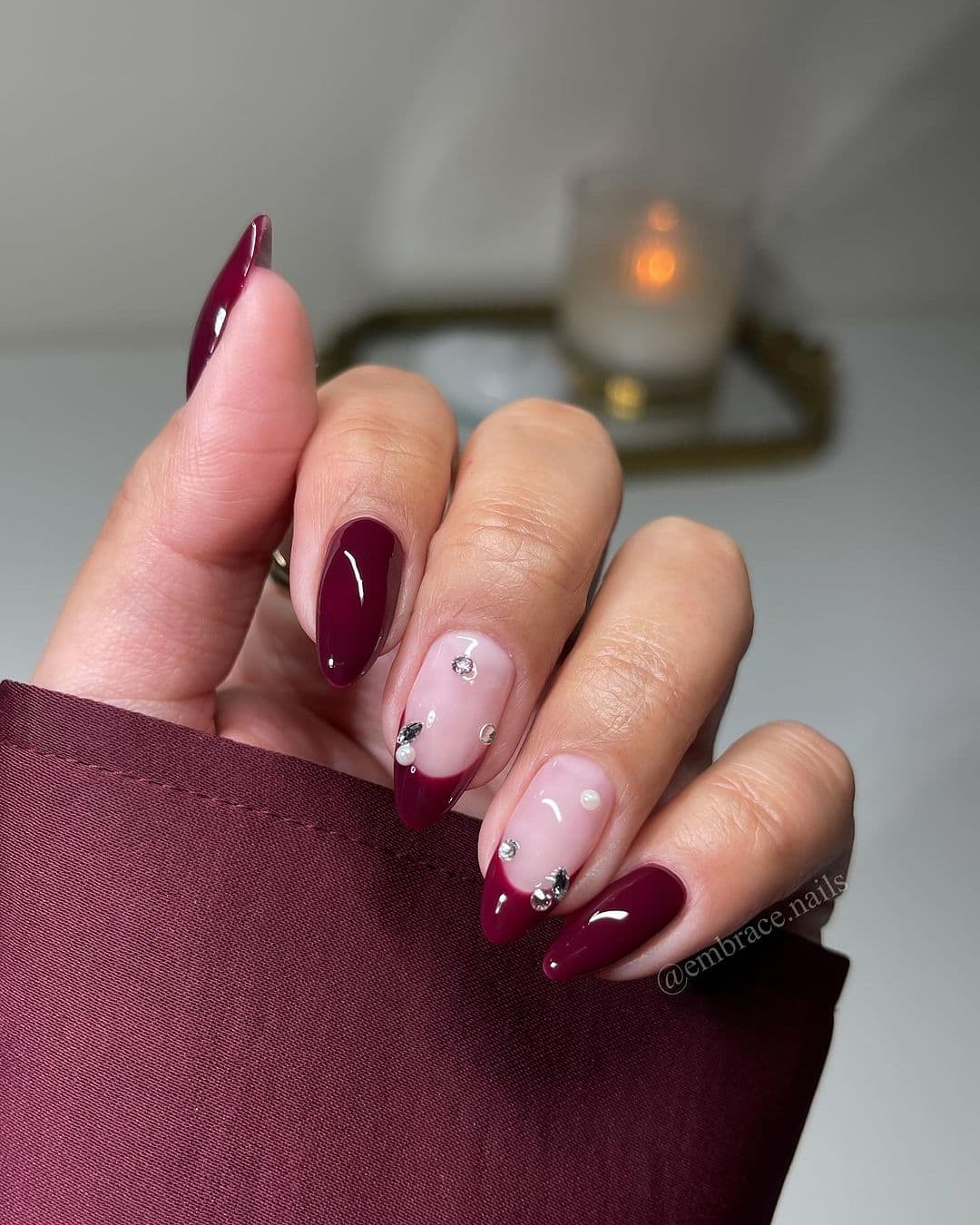 เล็บเจลสีแดง