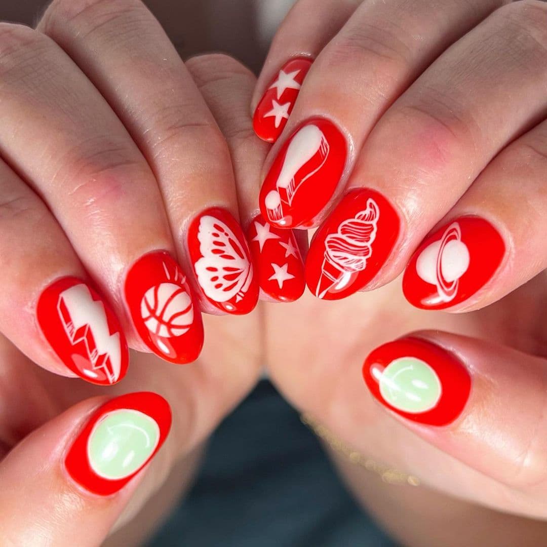 เล็บเจลสีแดง