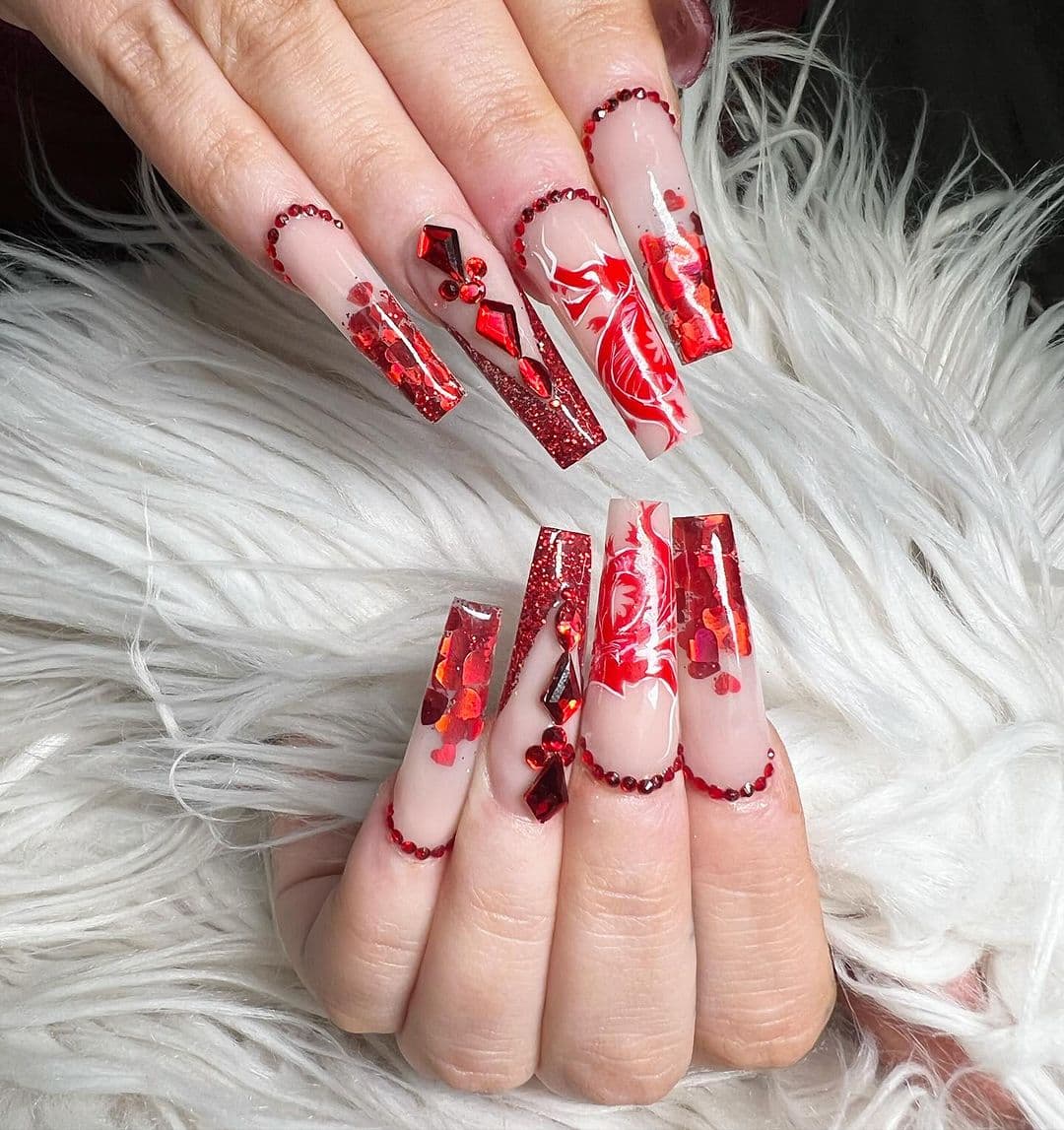 เล็บเจลสีแดง