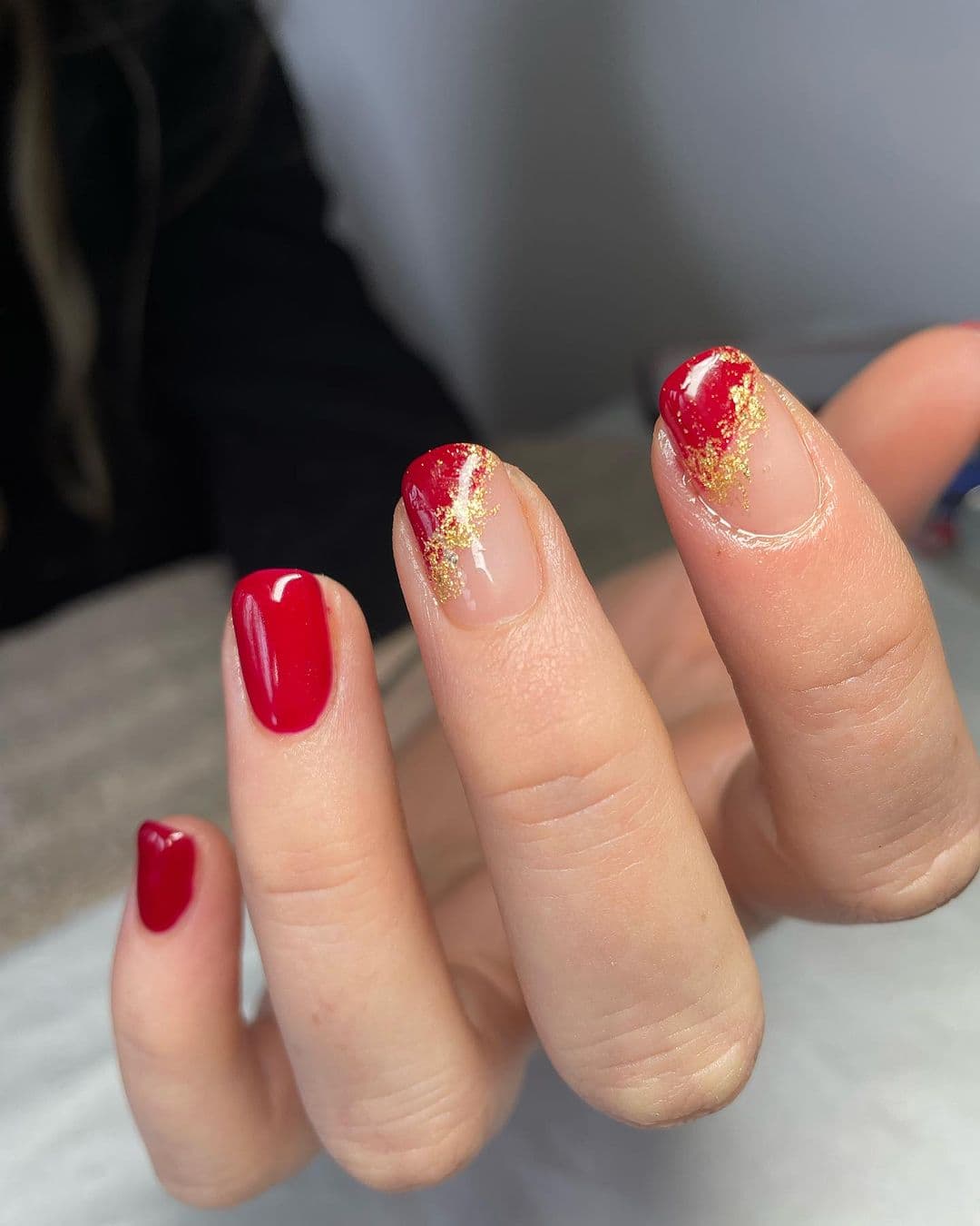 เล็บเจลสีแดง