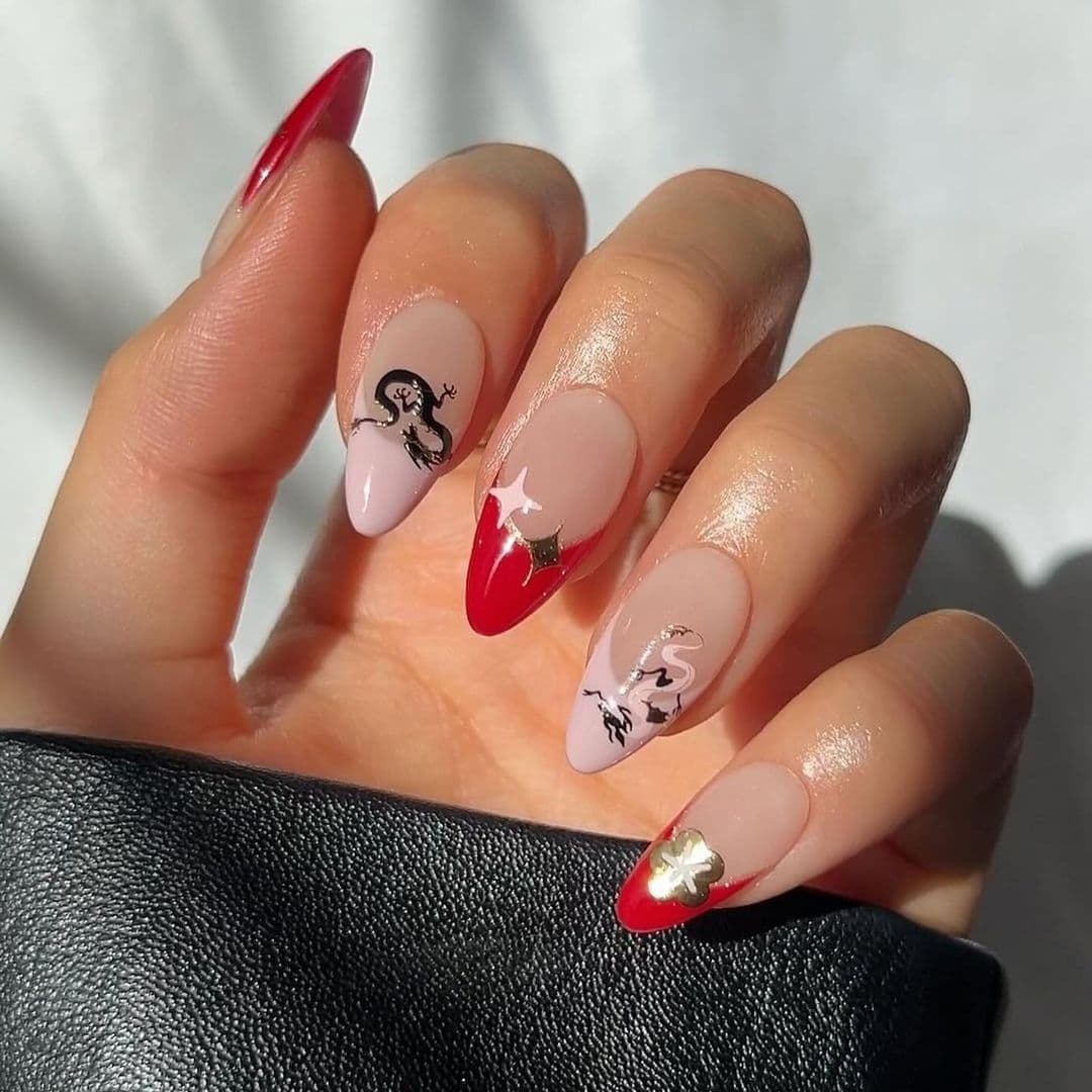 เล็บเจลสีแดง