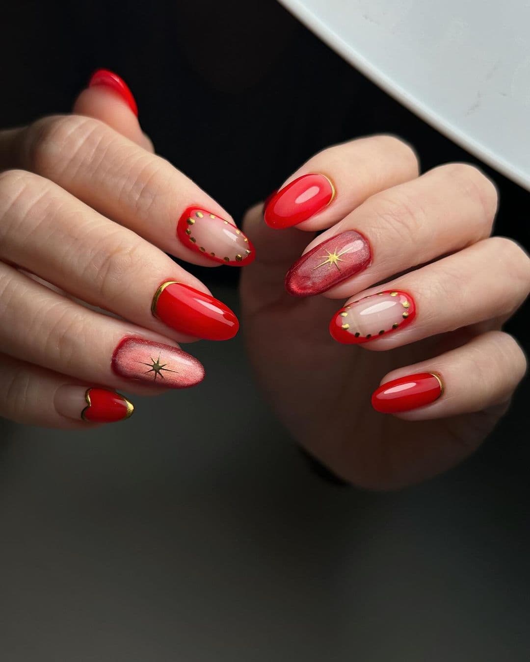 เล็บเจลสีแดง