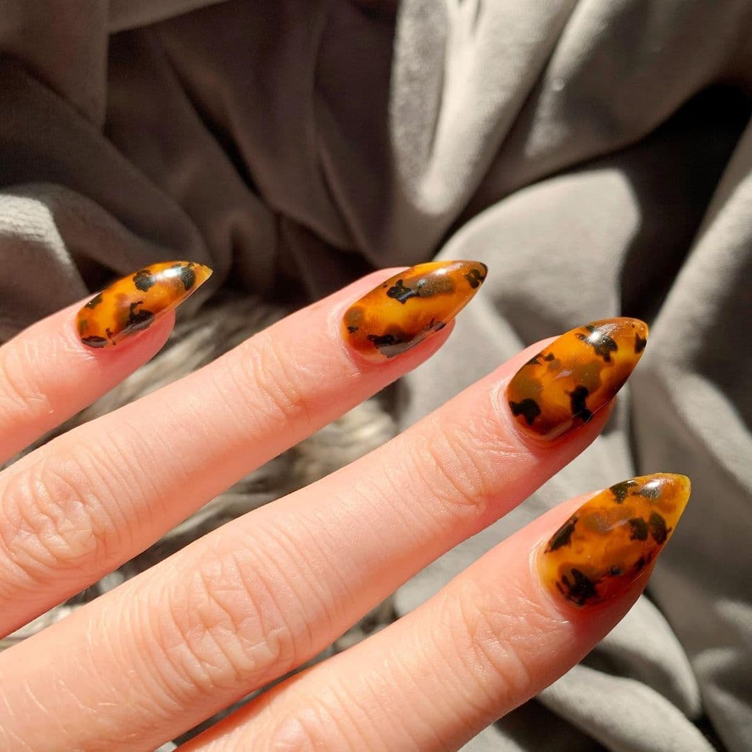 เล็บลายเสือ