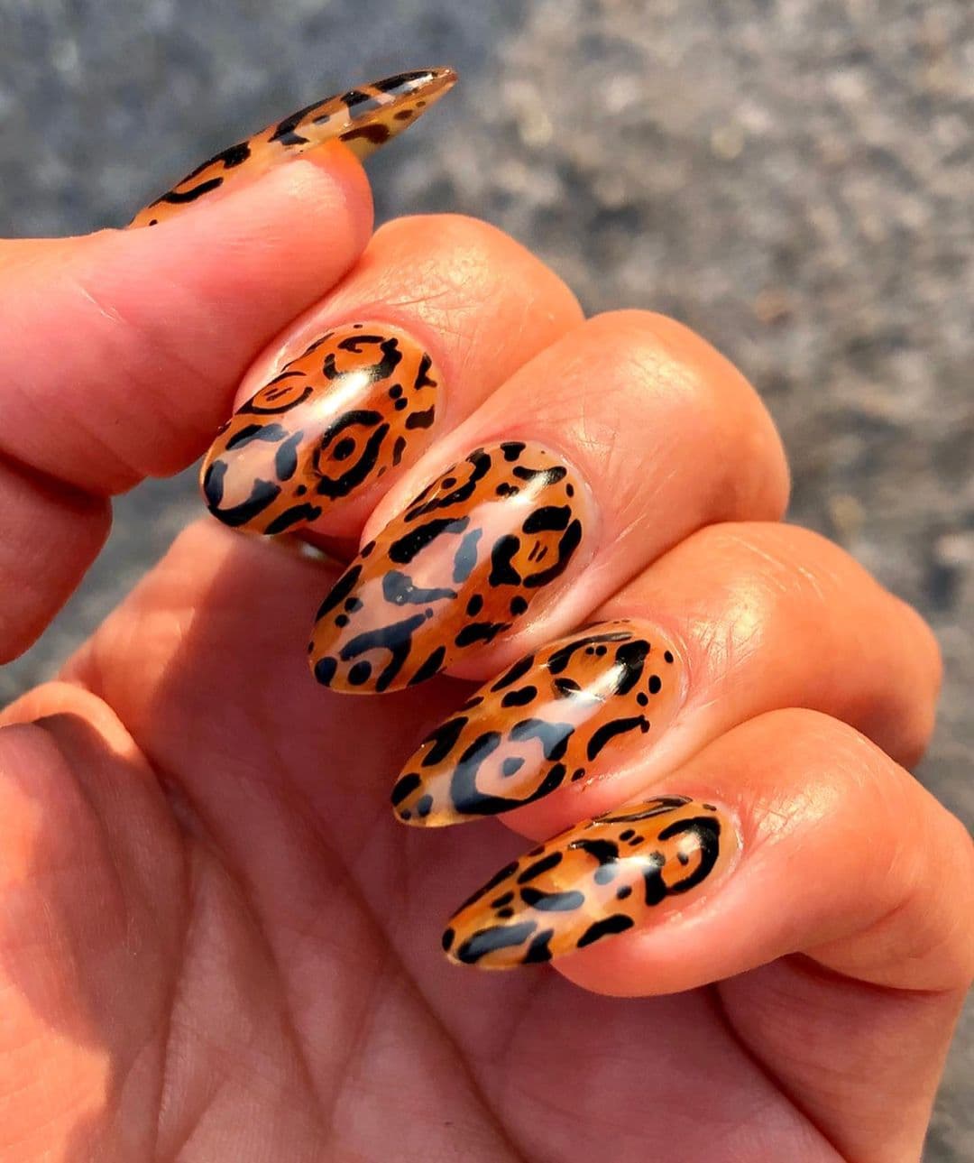 เล็บลายเสือ