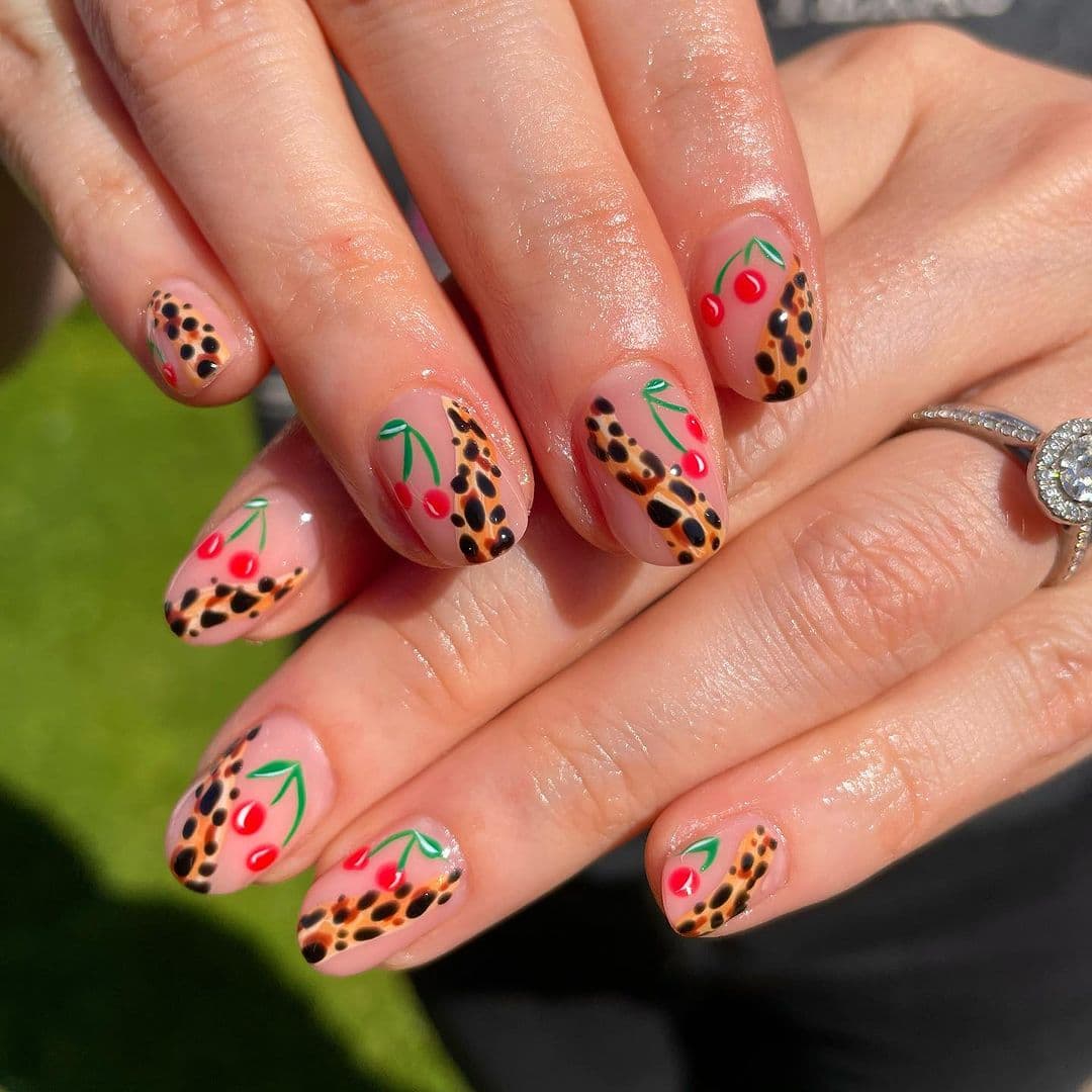 เล็บลายเสือ