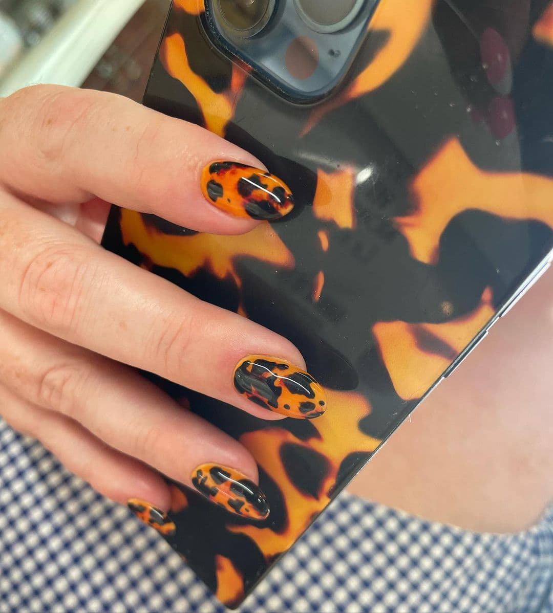 เล็บลายเสือ