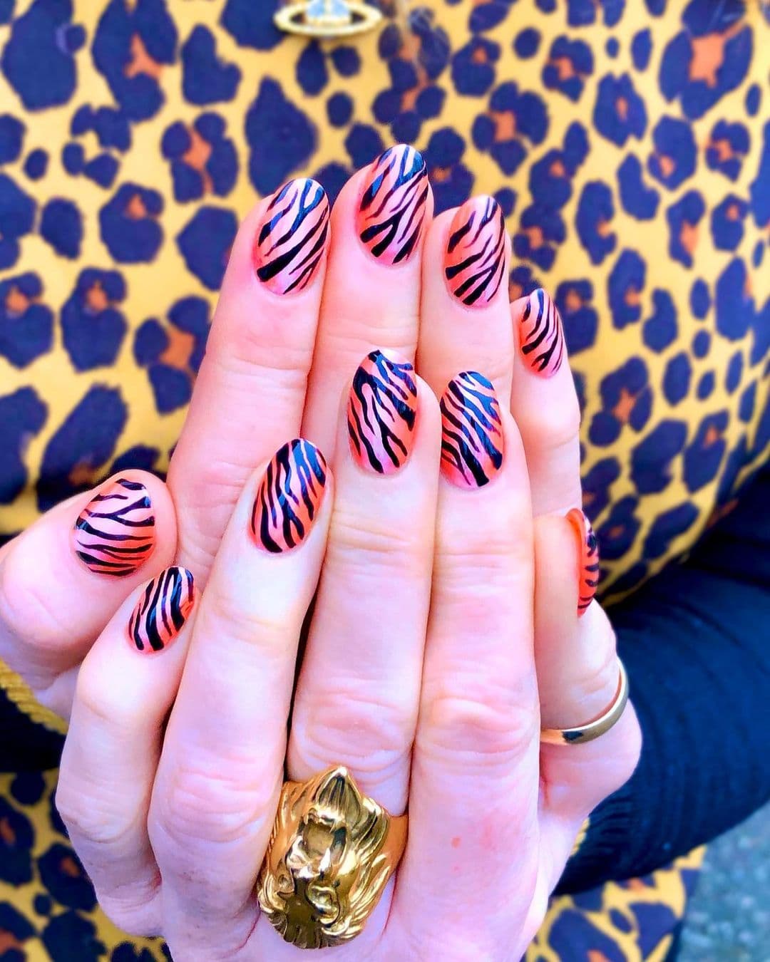 เล็บลายเสือ