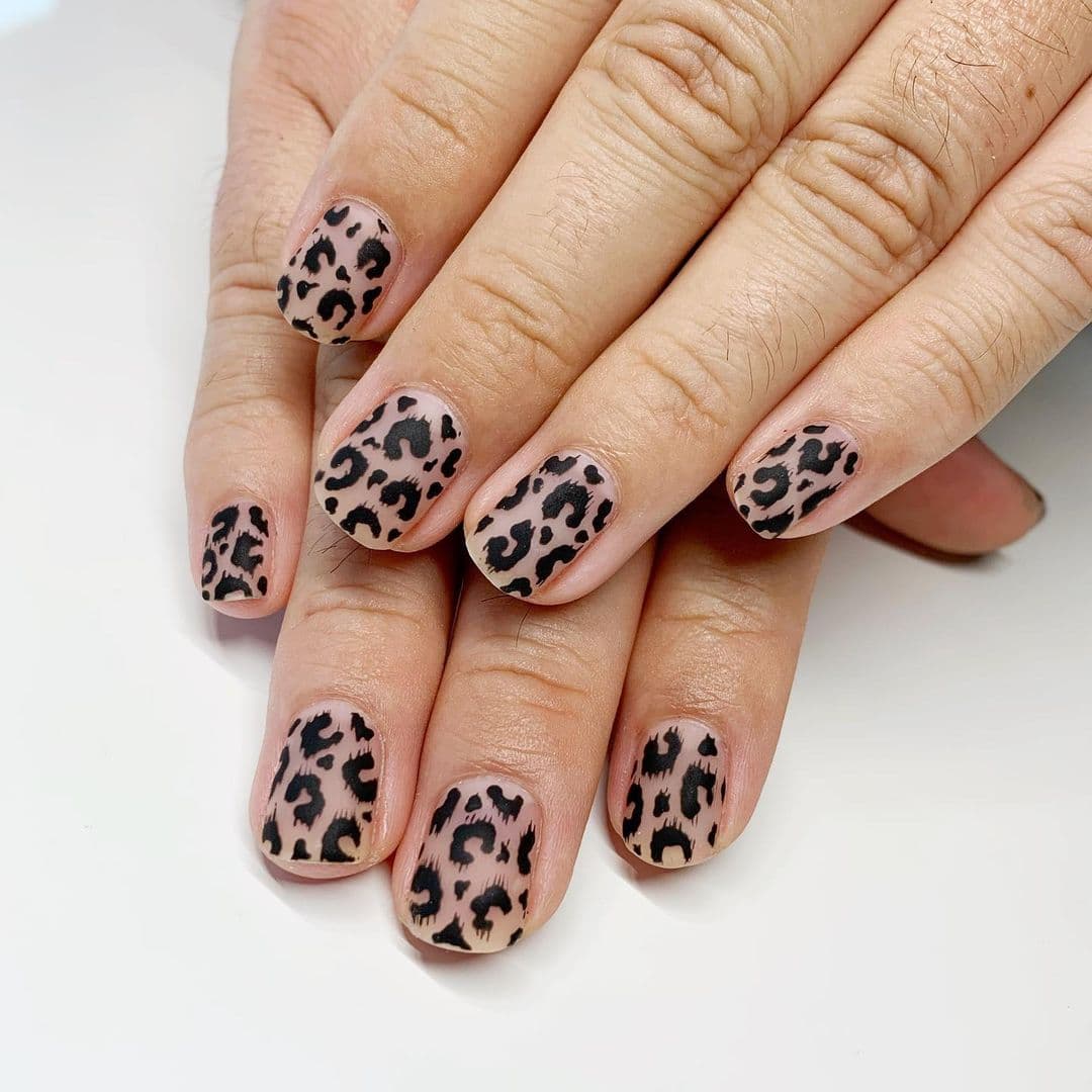 เล็บลายเสือ